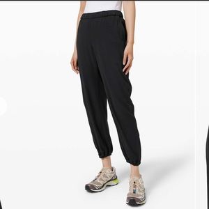 Lululemon Essential Affinity Mid Rise Jogger Black, Sz 10